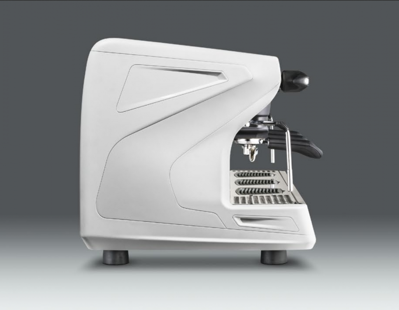 Side view of the Rancilio Classe 5 espresso machine in Ice White, with 3 groups at traditional height with USB Volumetric dosing.